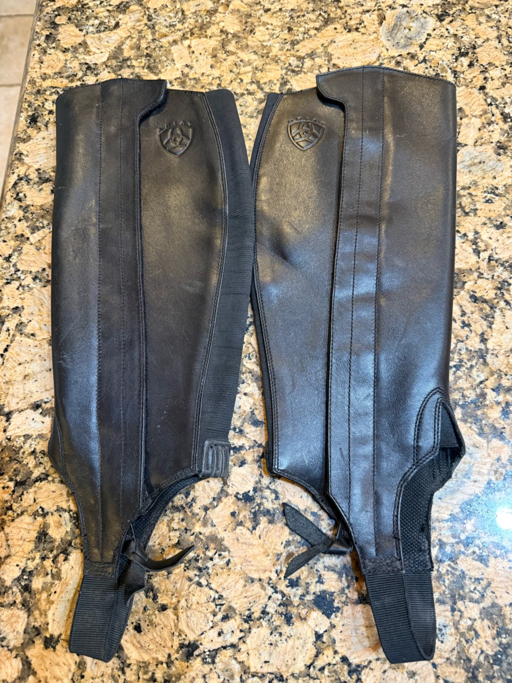 ARIAT equestrian brand : English Black leather Half Chaps Ladies XS padded